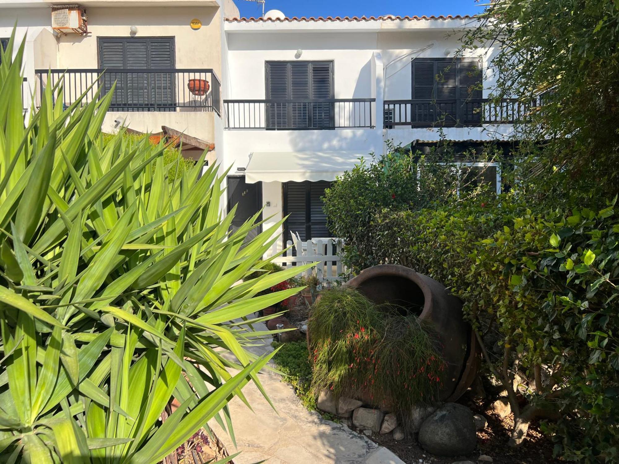 Natalia's Townhouse, Margarita Gardens Paphos Exterior foto